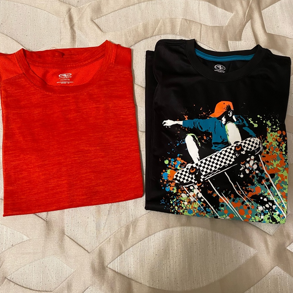 Set of 2 performance t-shirts